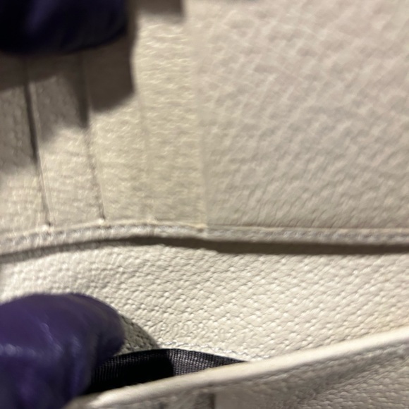 GUCCI Compact Wallet in beige canvas and cream leather. Authentic & pre-owned. - Picture 11 of 11